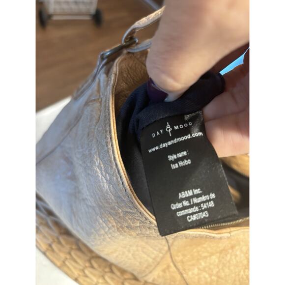 Day And Mood Slouchy Soft Woven Front Hobo Tote - Picture 4 of 16